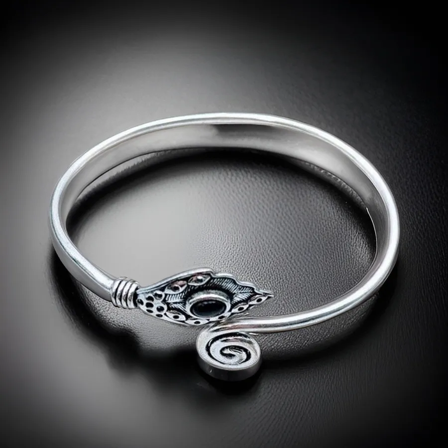 Black Onyx - Cuff bracelet