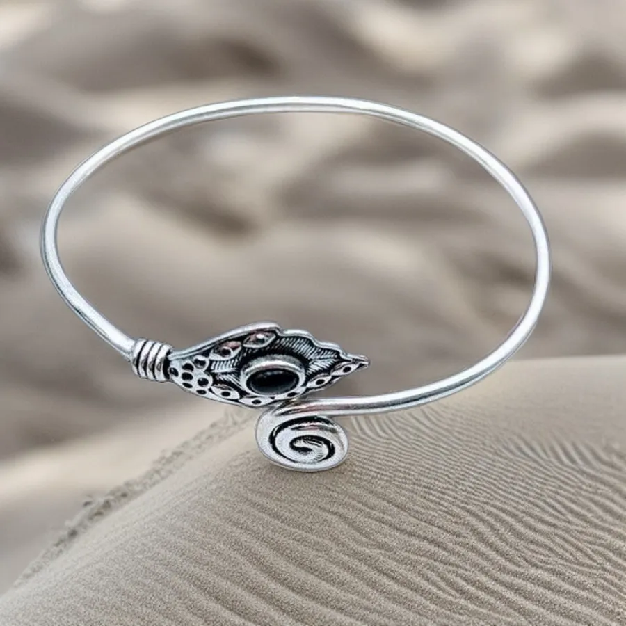 Black Onyx - Cuff bracelet