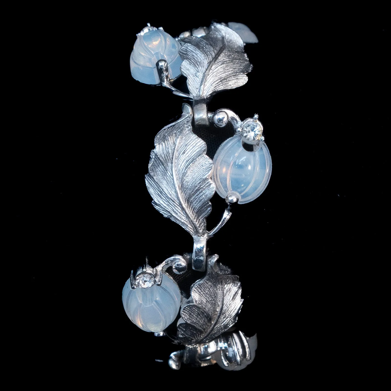 Pennino Moonstone Molded Glass Set