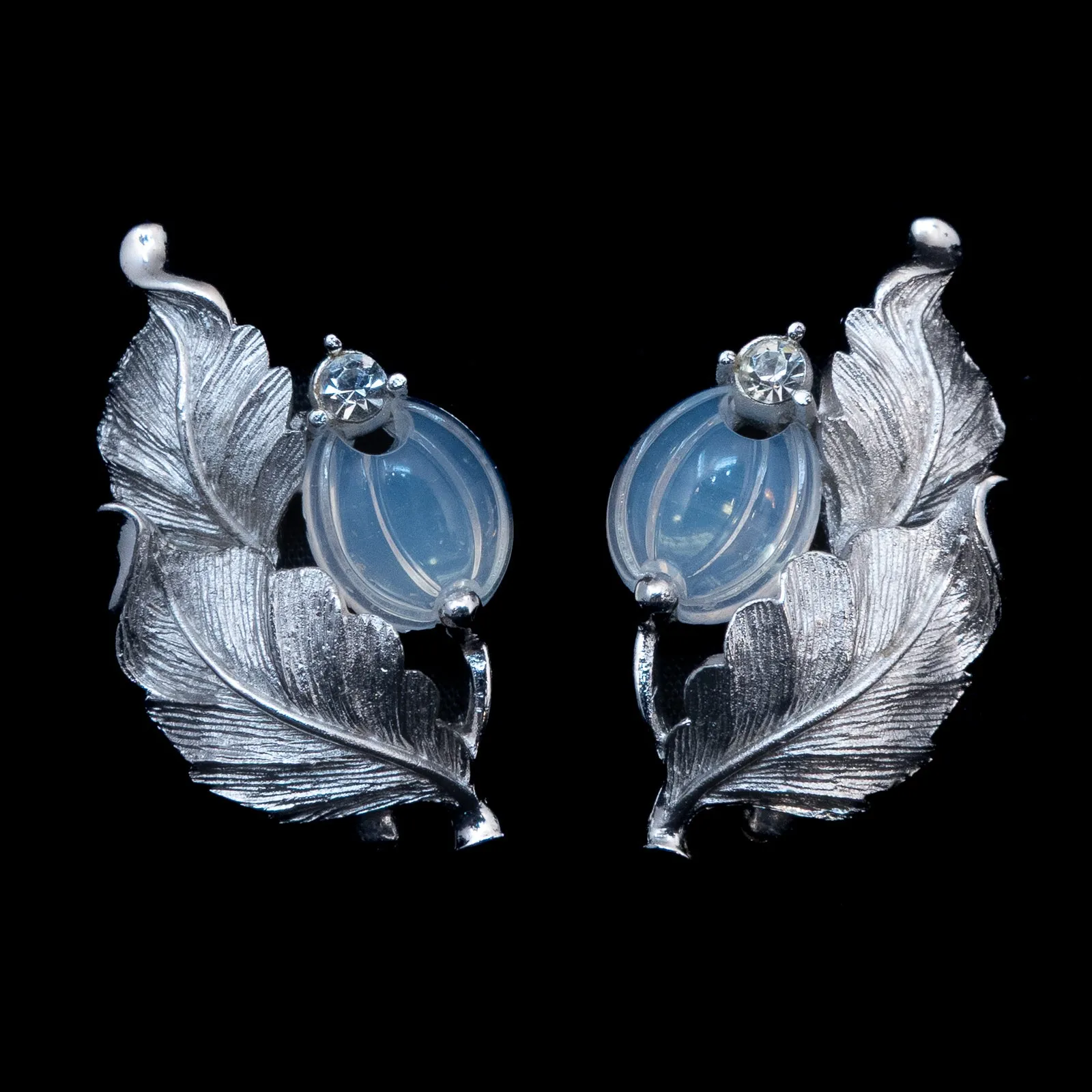 Pennino Moonstone Molded Glass Set