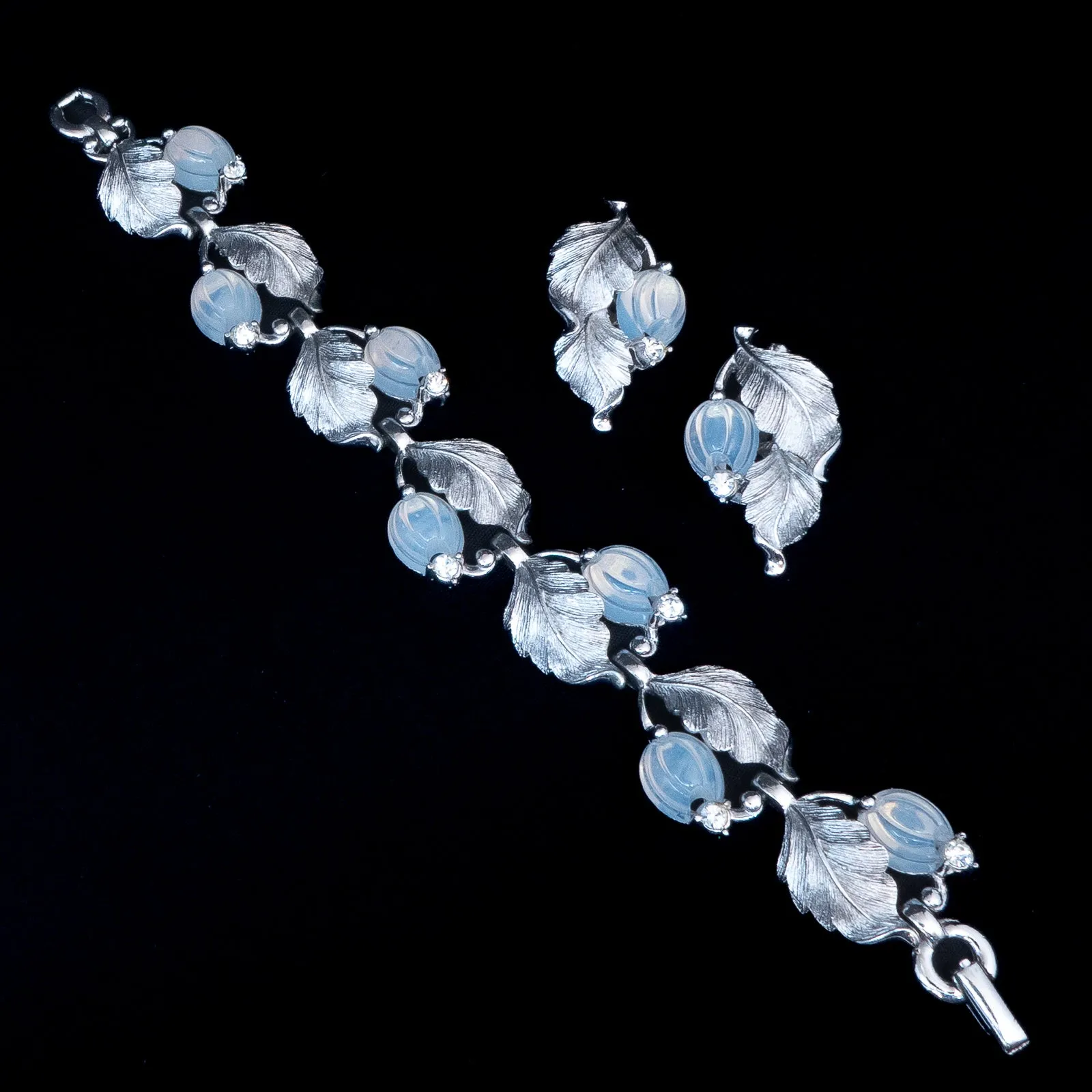Pennino Moonstone Molded Glass Set