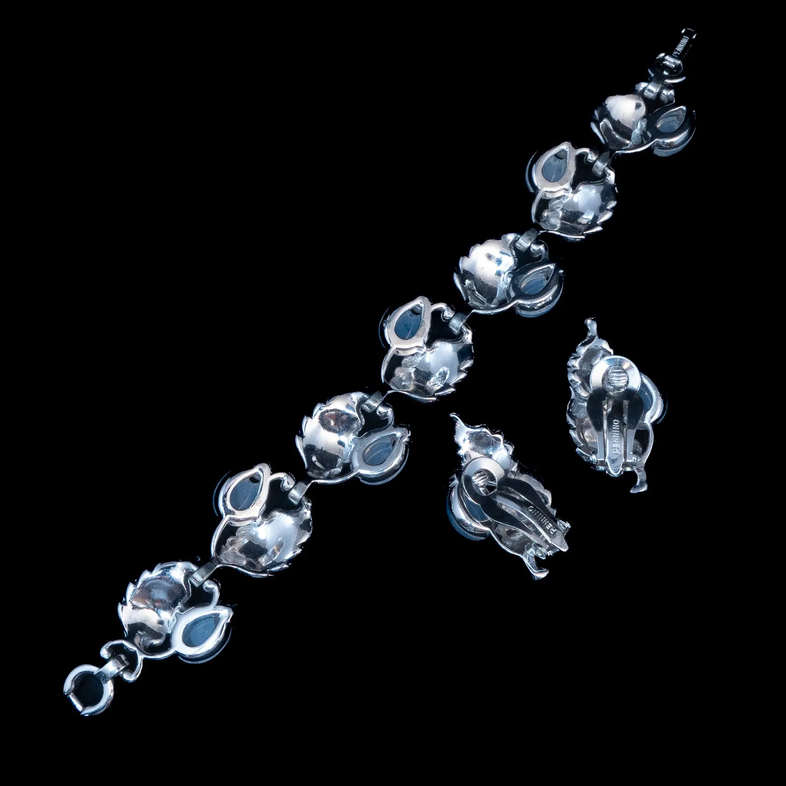 Pennino Moonstone Molded Glass Set