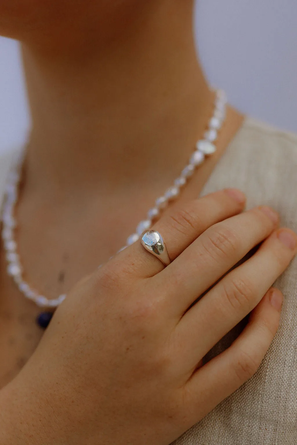 the impression elegant signet - solid gold