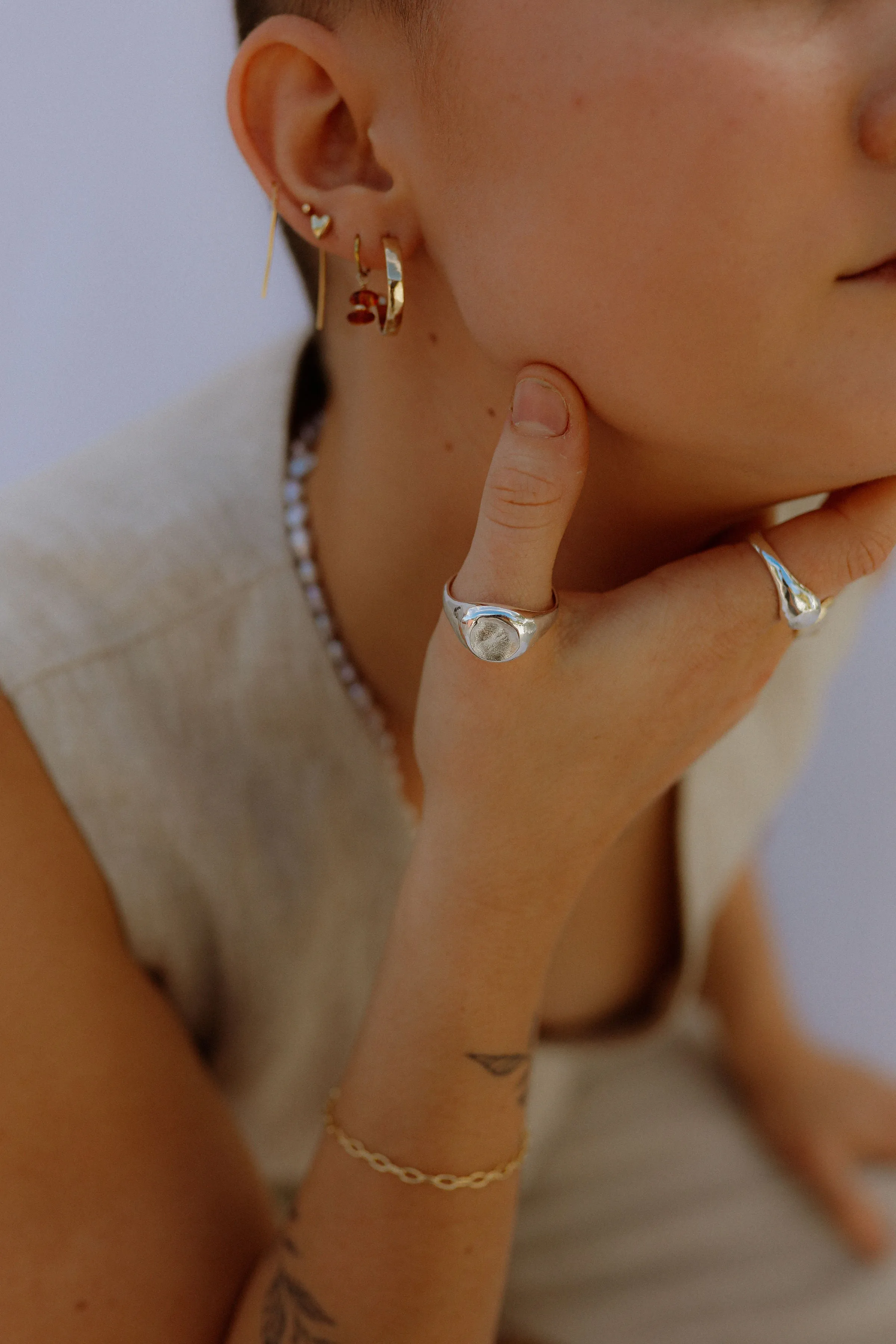 the impression elegant signet - solid gold