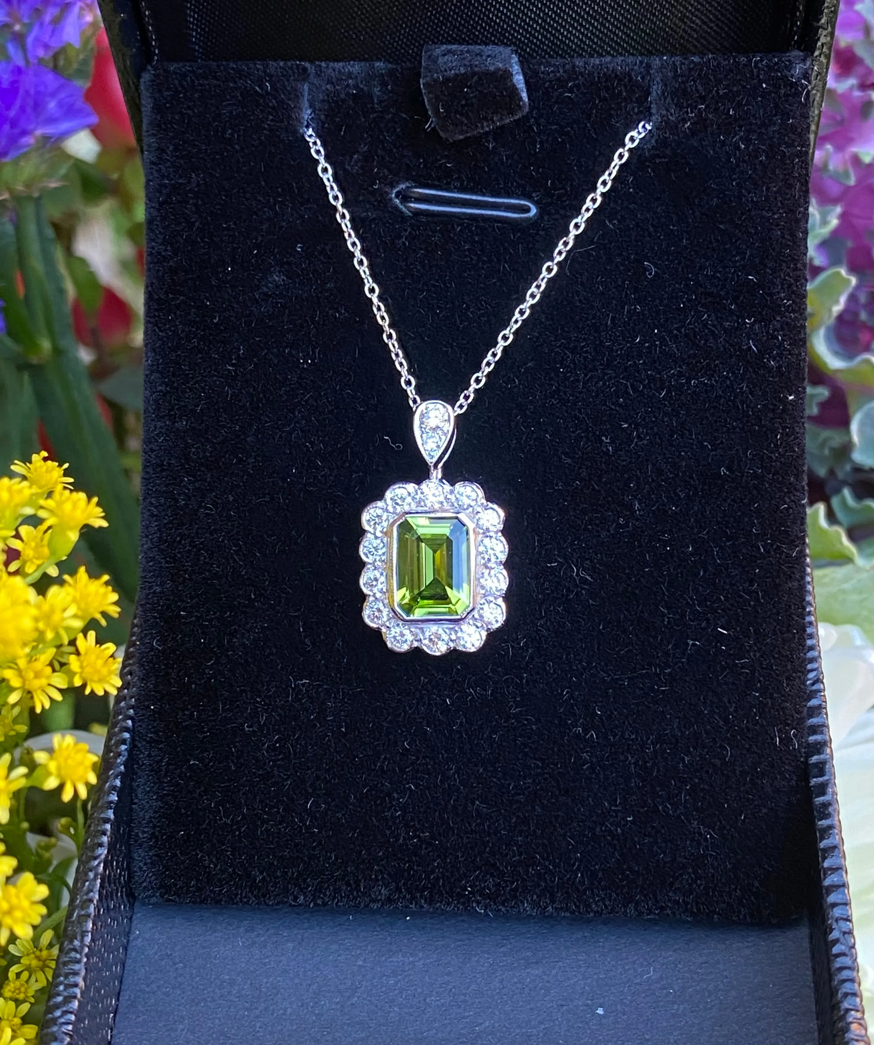 Victorian Style Peridot and Diamond Pendant 18ct White Gold 0.50ct   1.60ct