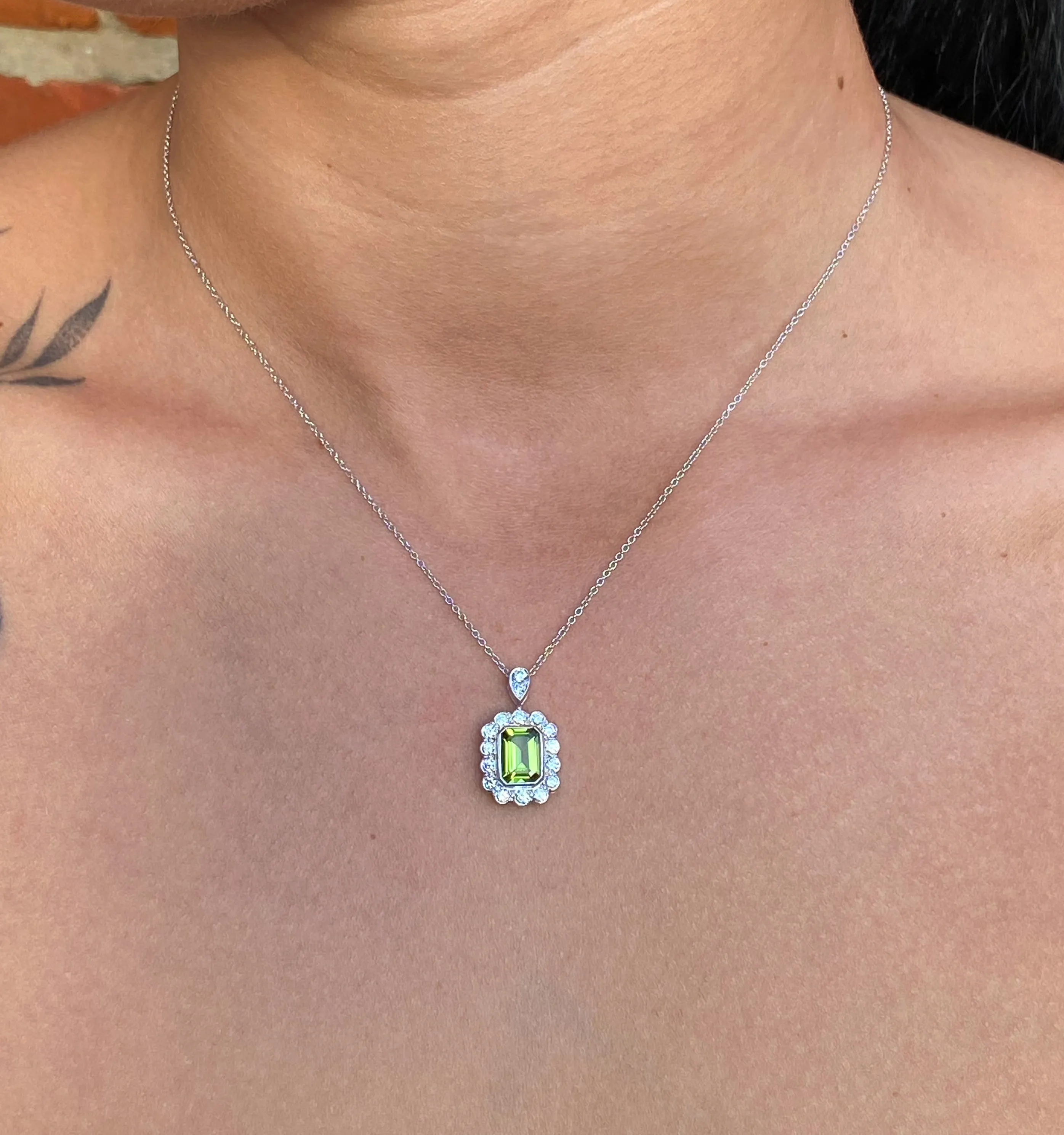 Victorian Style Peridot and Diamond Pendant 18ct White Gold 0.50ct   1.60ct